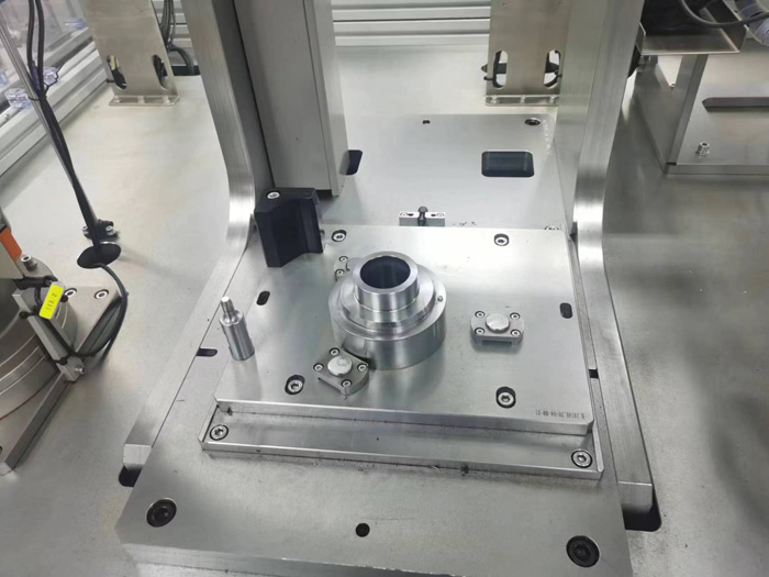 新能源汽车零部件设（shè）备