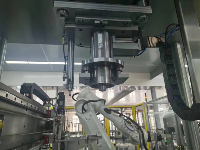 新能源汽（qì）车零（líng）部件设备