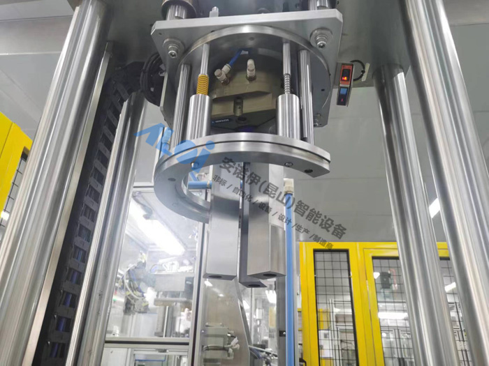 定（dìng）子合裝壓入，定位精度（dù）高方便產品換型